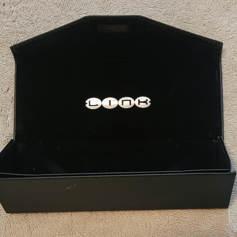 Link Black Triangle/Fold Flat Sunglass or Eyeglass Case Hard Side
